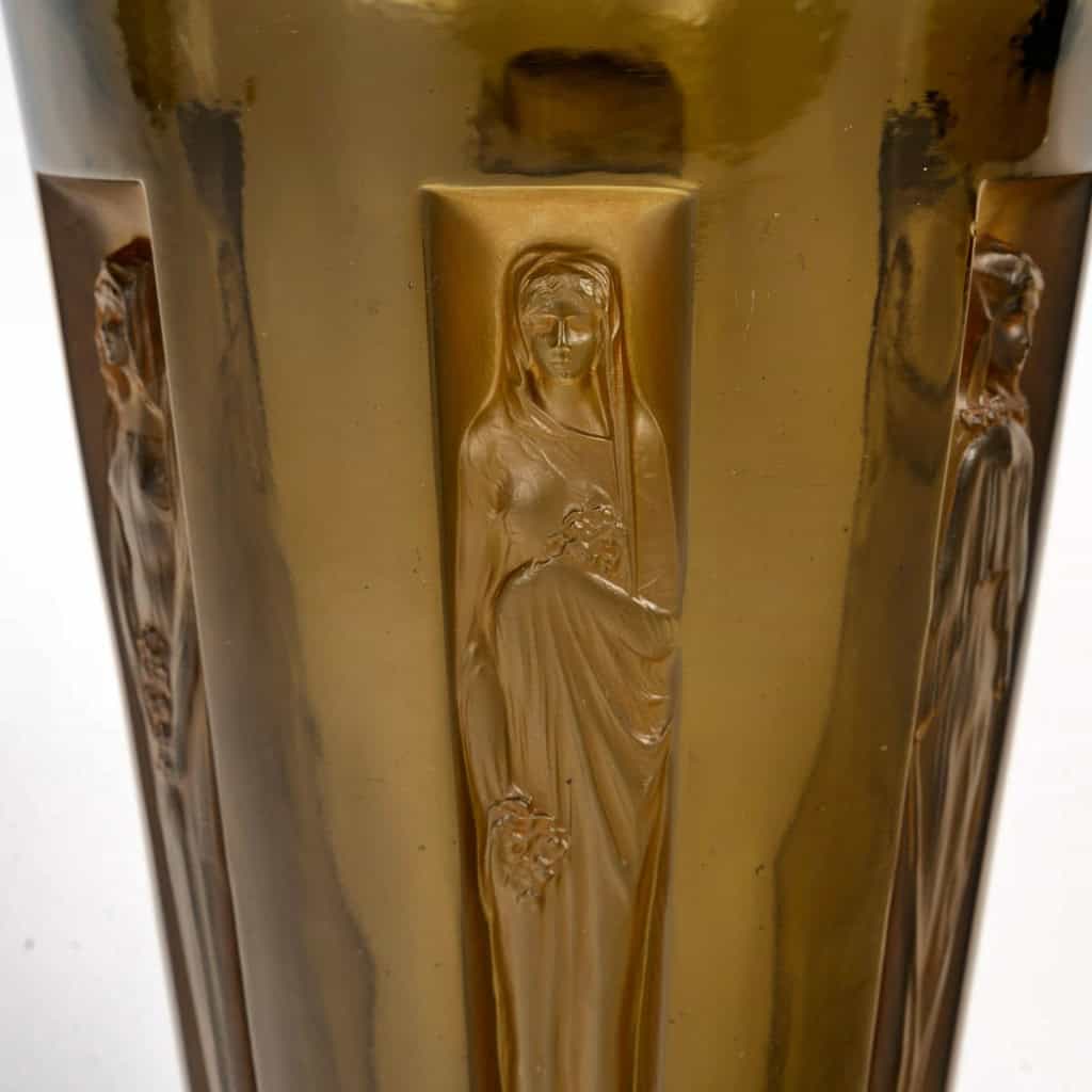 1912 René Lalique – Vase Gobelets Six Figurines Verre Topaze Fumé Patiné Sépia 9