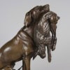 Sculpture – Chien Tenant Un Lièvre Dans La Gueule , Ferdinand Pautrot (1832 – 1874) – Bronze 17