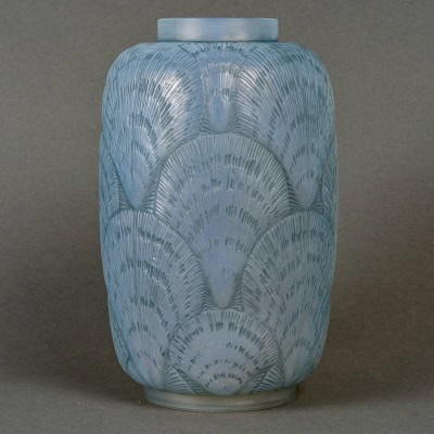 1920 René Lalique – Vase Coquilles Verre Opalescent Patiné Bleu