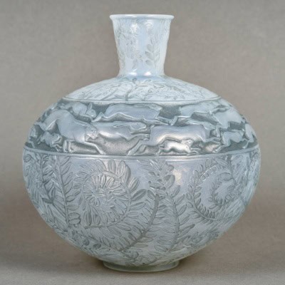 1923 René Lalique – Vase Lièvres Verre Opalescent Patiné Bleu