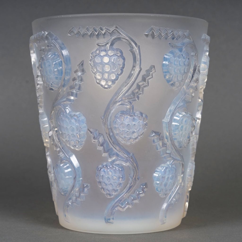 1938 René Lalique – Vase Muscat Verre Opalescent 3