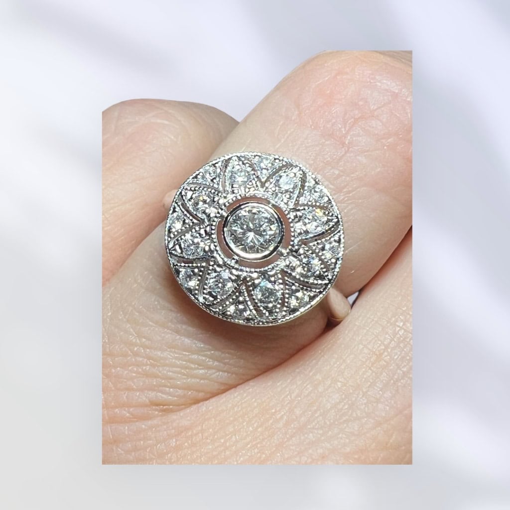 Bague sertie de diamants « Fleur » pour 0,58 carat au total, or blanc 18 carat 4