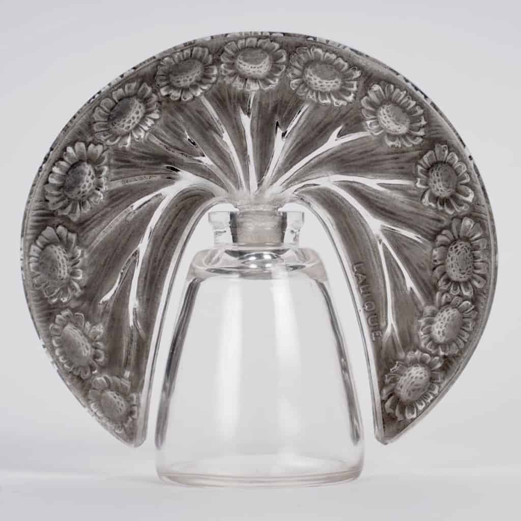 1913 René Lalique – Flacon Pâquerettes Verre Blanc Patiné Gris Pour Roger Et Gallet 3