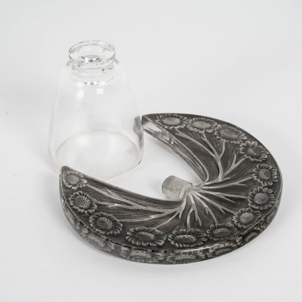 1913 René Lalique – Flacon Pâquerettes Verre Blanc Patiné Gris Pour Roger Et Gallet 5