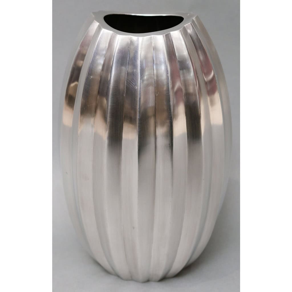 VASE ovoïde en argent massif, Italie du Nord 9