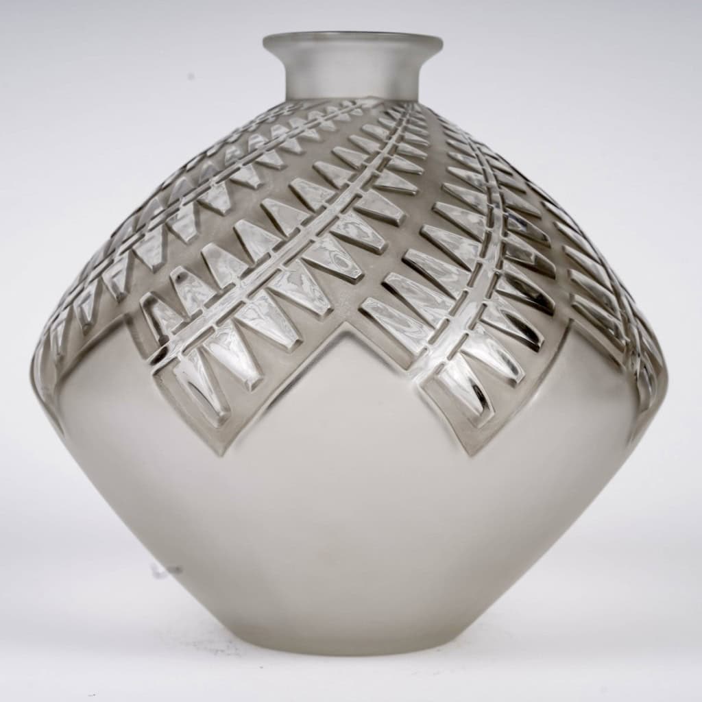 1925 René Lalique – Vase Art Deco Montargis Verre Blanc Patiné Gris 4