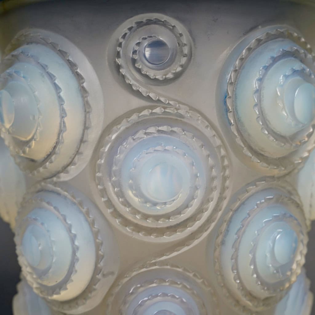 1930 René Lalique – Vase Spirales Verre Opalescent 5