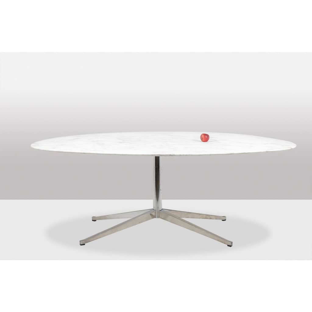 Florence Knoll pour Knoll. Table en marbre et métal chromé. Années 1970. LS54931408H 4