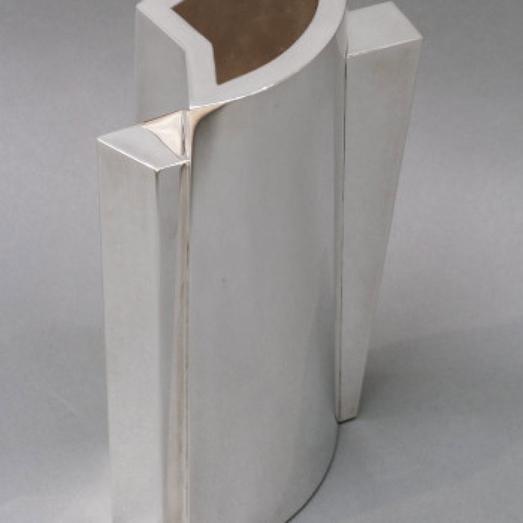 ORFEVRE GARRIDO – VASE CONSTRUCTIVISTE EN ARGENT – Circa 2004 3