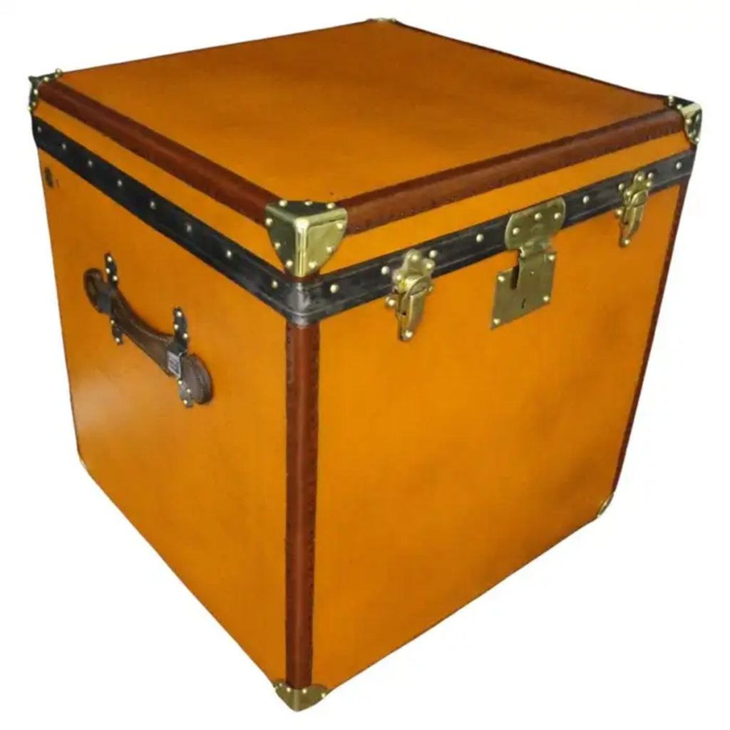 Malle Moynat orange pour chapeaux, forme cube 3