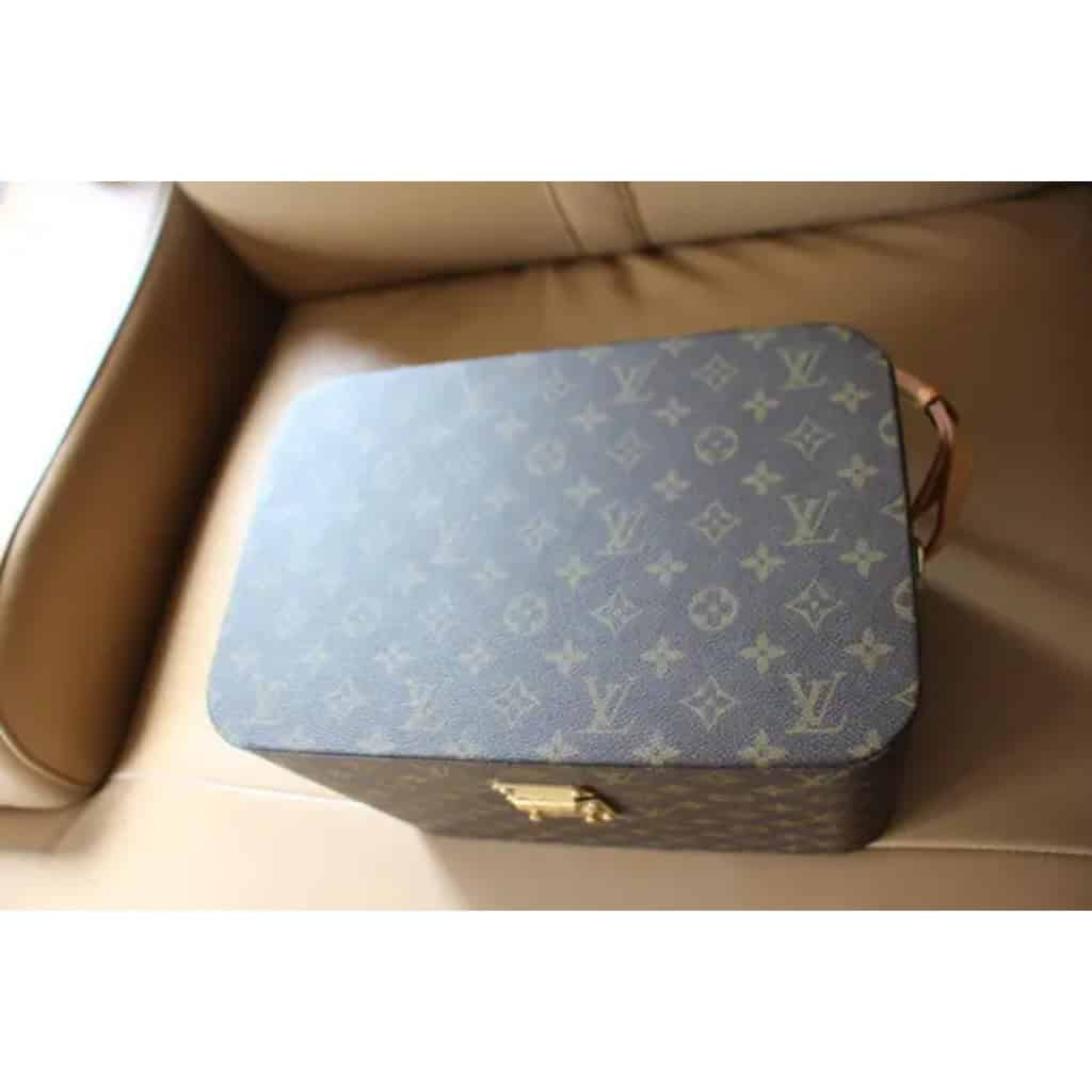 Vanity case Louis Vuitton avec bandoulière 12