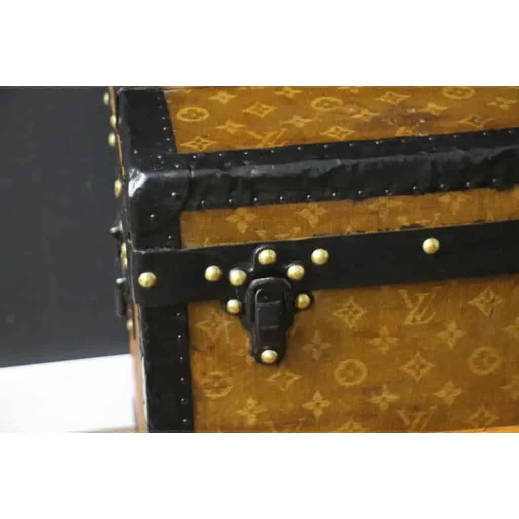 Malle Louis Vuitton en toile tissée 75 cm 5