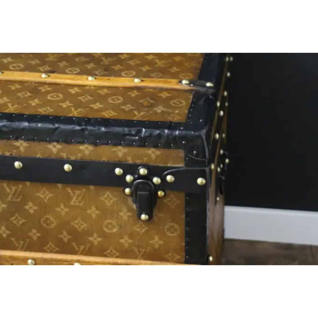 Malle Louis Vuitton en toile tissée 75 cm 7