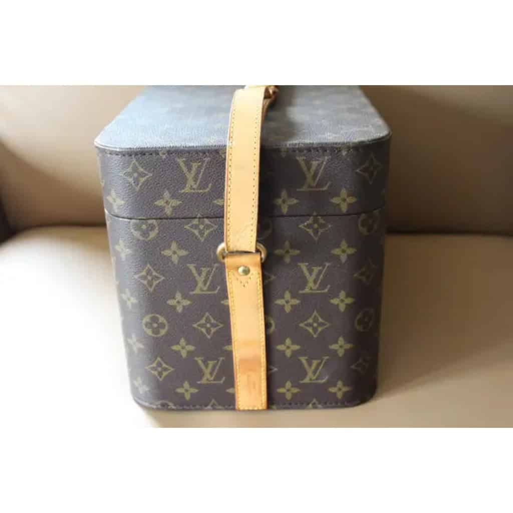 Vanity case Louis Vuitton avec bandoulière 9