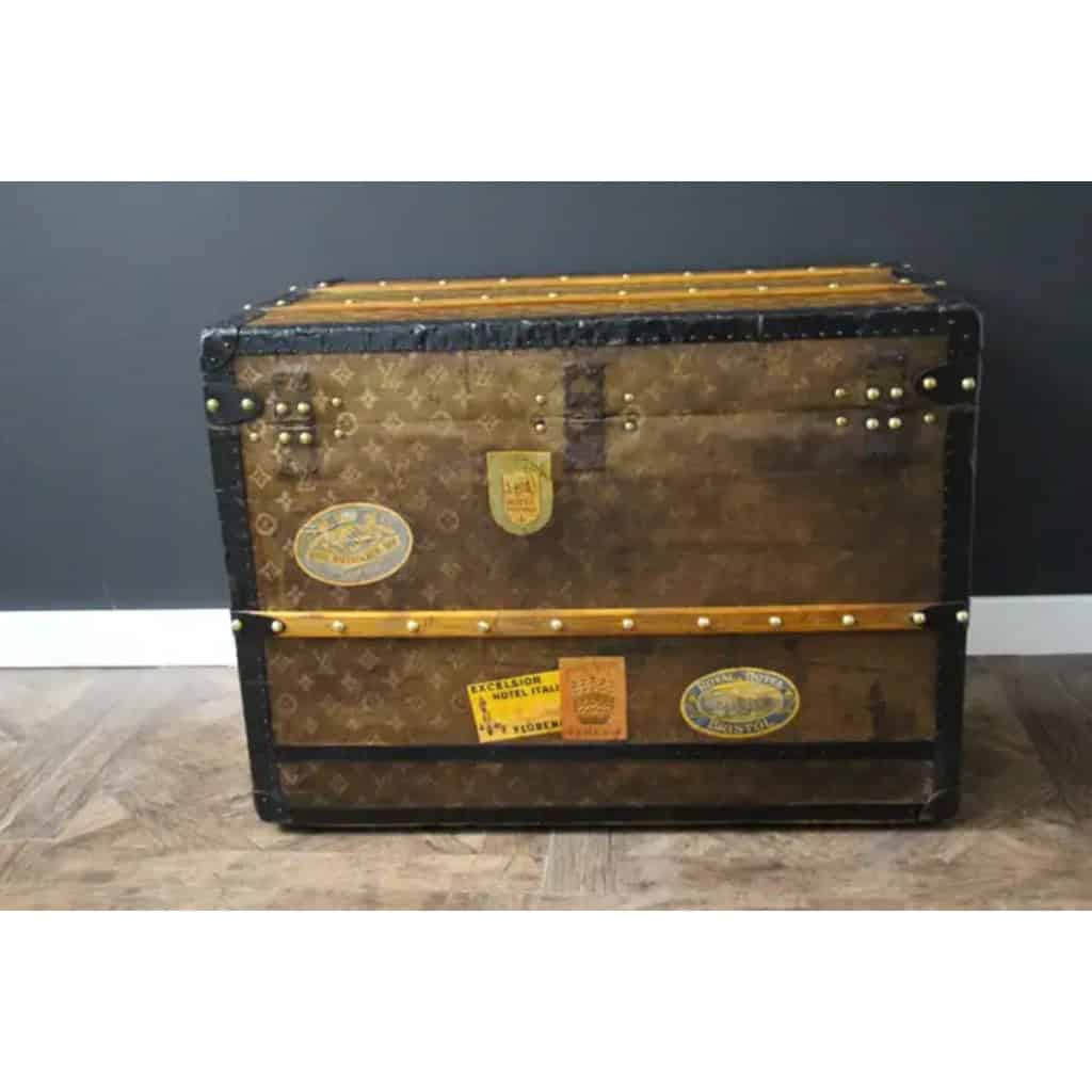 Malle Louis Vuitton en toile tissée 75 cm 10