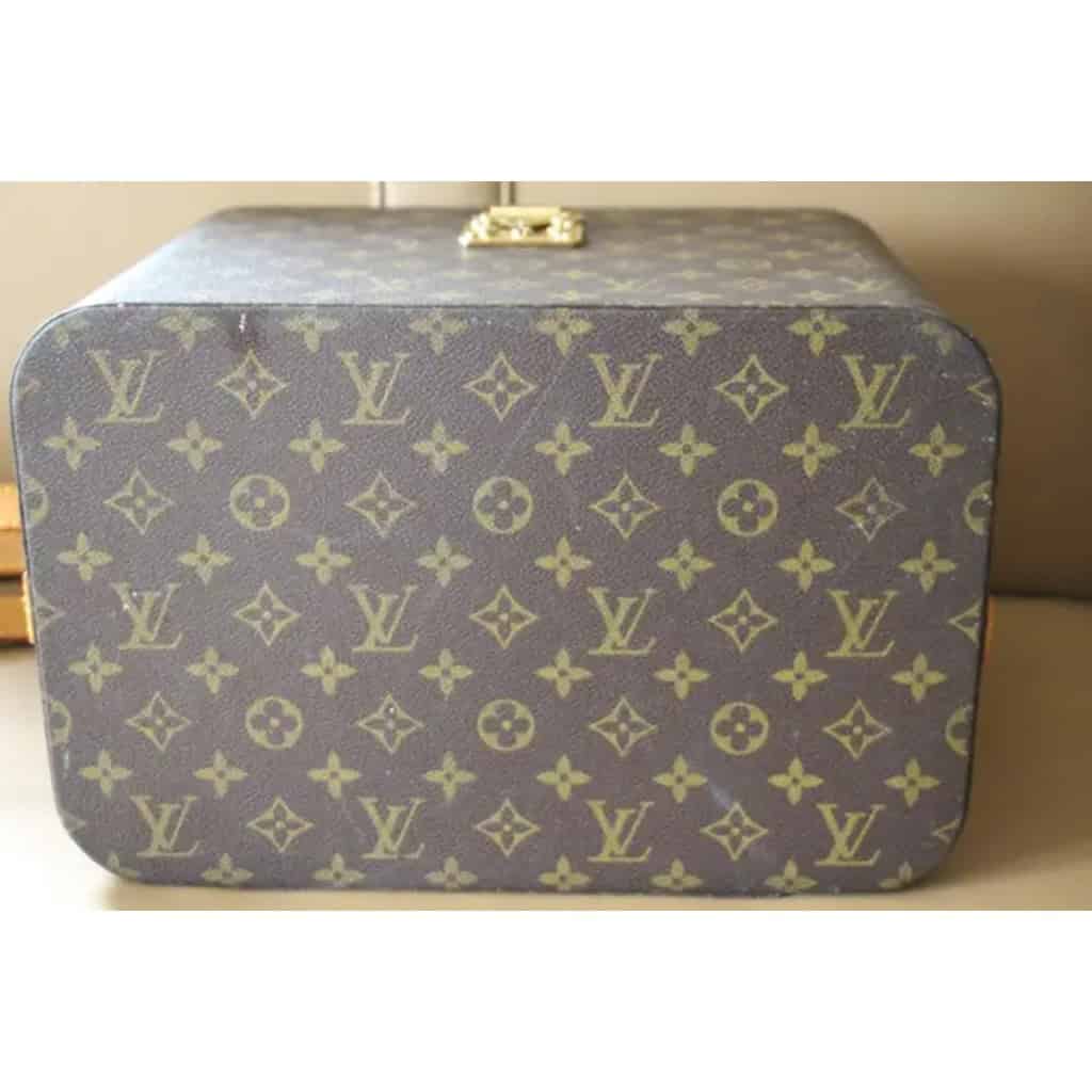 Vanity case Louis Vuitton avec bandoulière 11