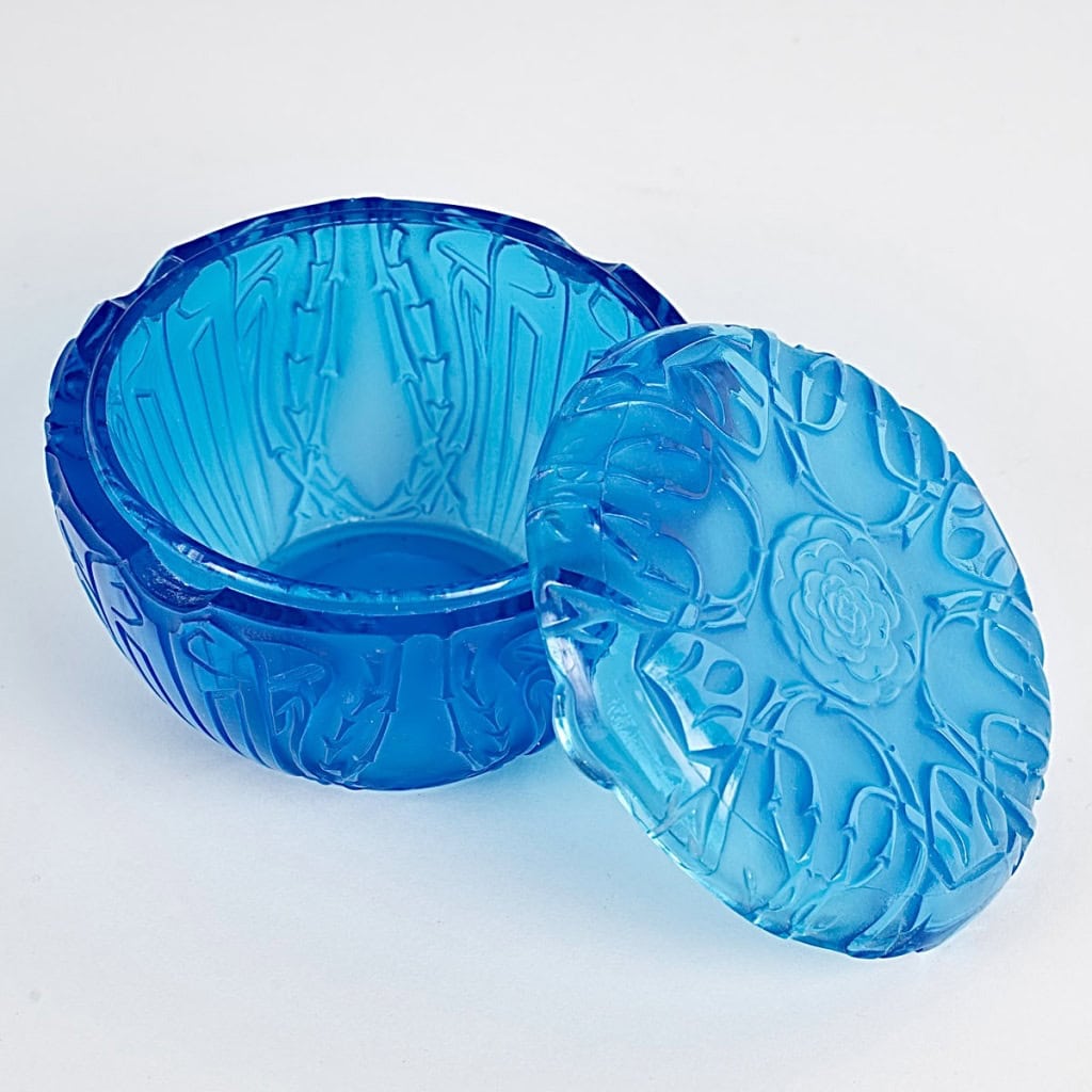 1911 René Lalique – Boîte Quatre Scarabées Verre Bleu Electrique 7