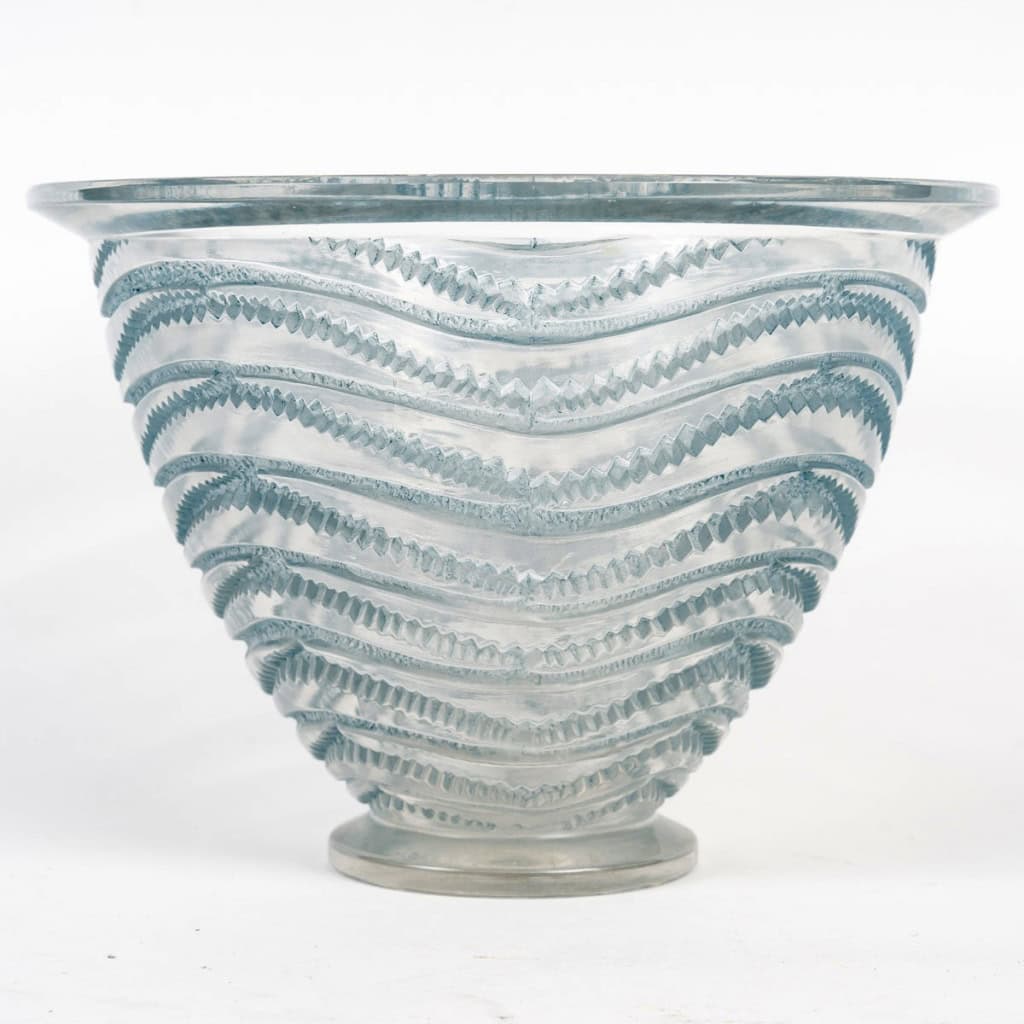 1935 René Lalique – Vase Art Deco Annecy Verre Blanc Patiné Bleu 3