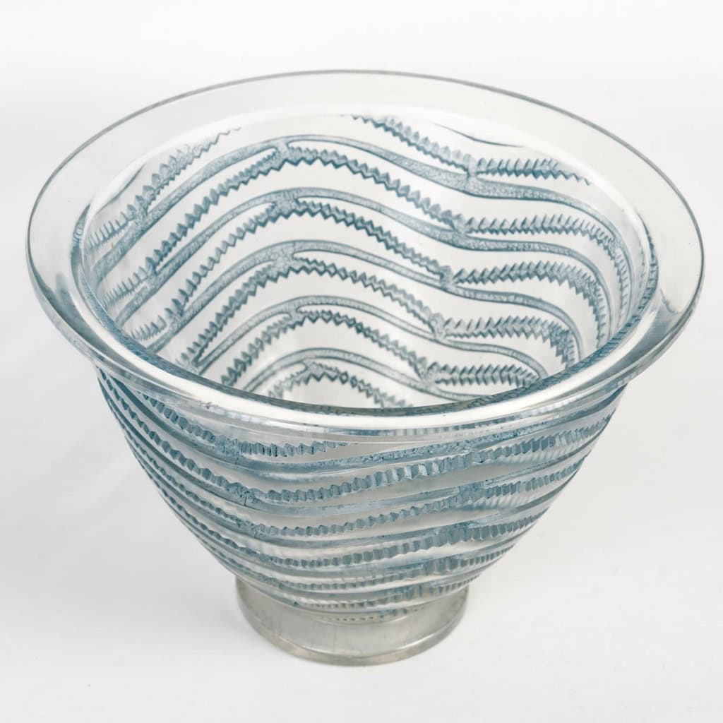 1935 René Lalique – Vase Art Deco Annecy Verre Blanc Patiné Bleu 4