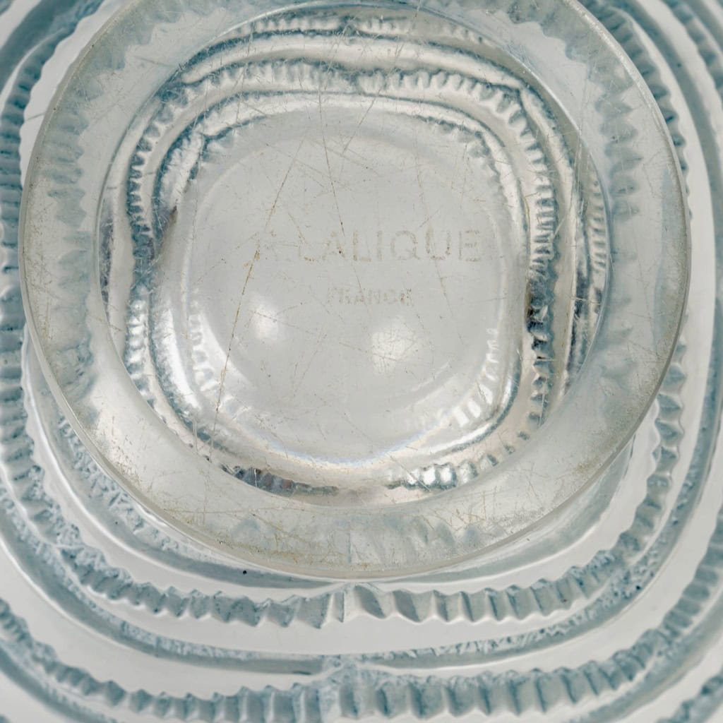 1935 René Lalique – Vase Art Deco Annecy Verre Blanc Patiné Bleu 7