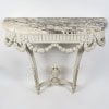 Paire de consoles de style Louis XVI. 12