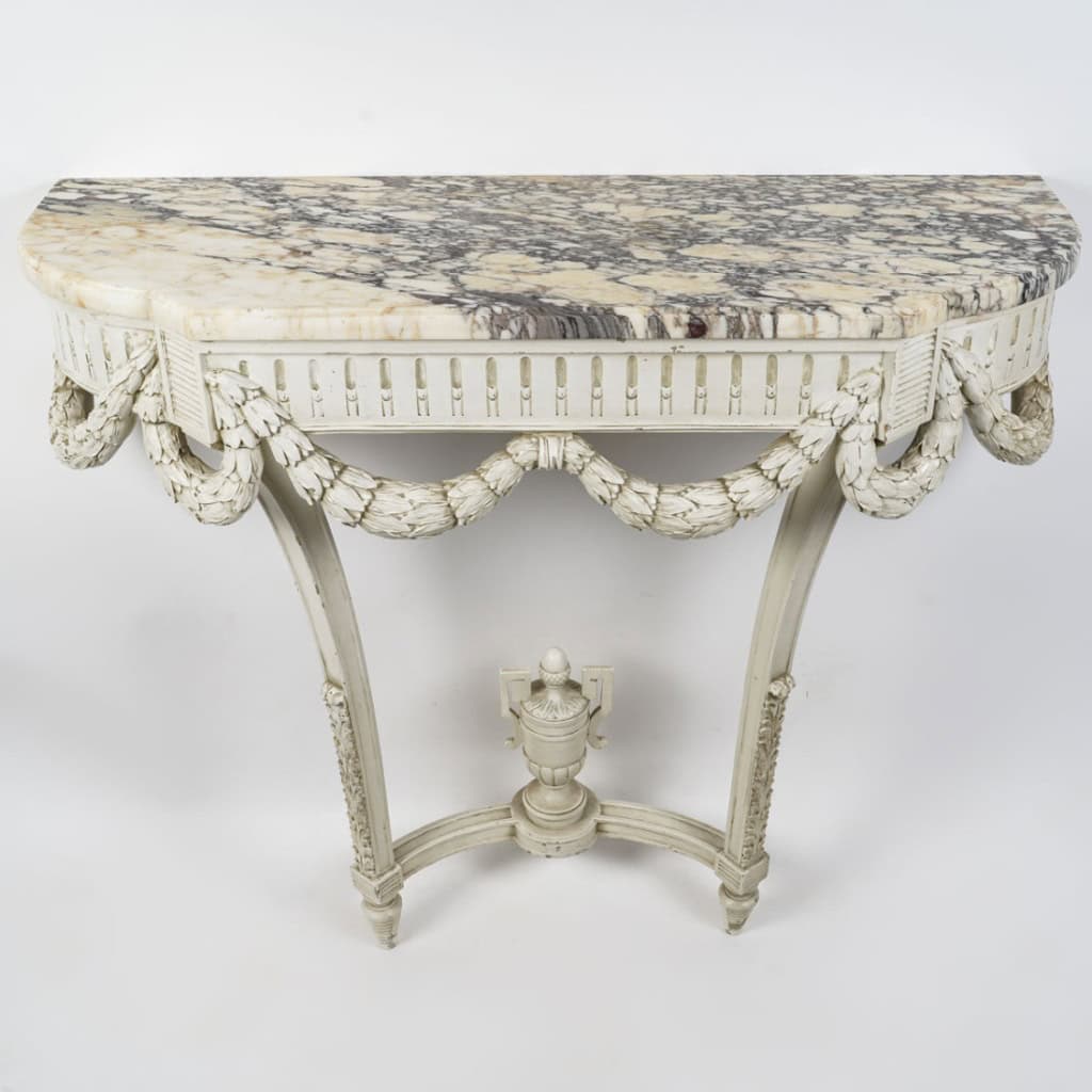 Paire de consoles de style Louis XVI. 7