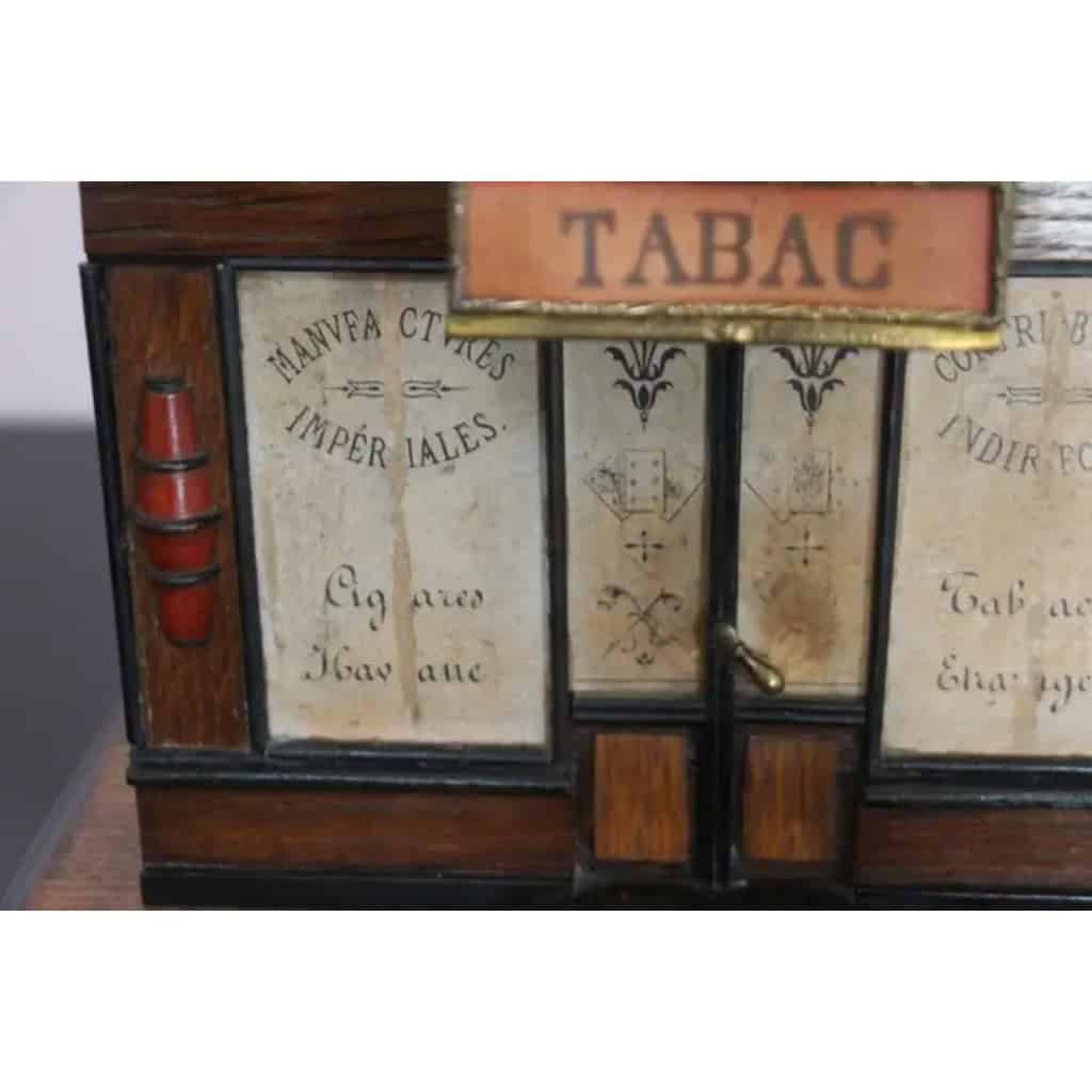 Boîte à cigares française des années 1900 conçue comme un ancien bureau de tabac 13