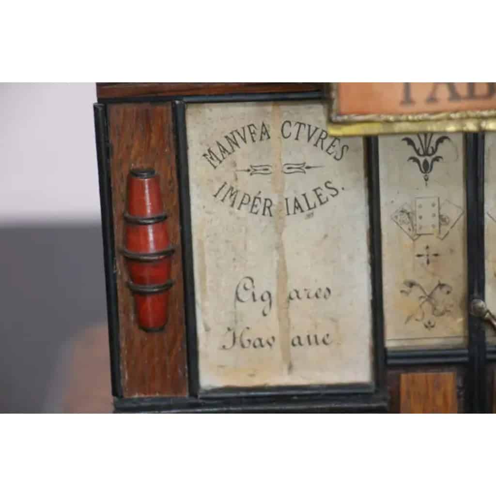 Boîte à cigares française des années 1900 conçue comme un ancien bureau de tabac 19