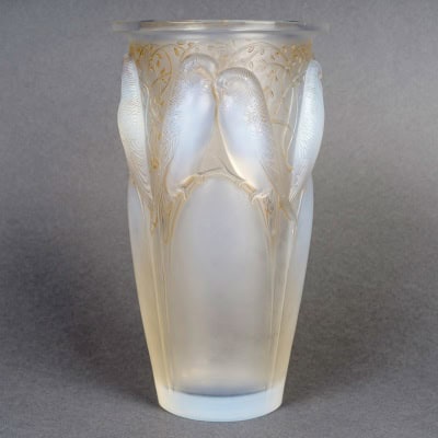 1924 René Lalique – Vase Ceylan Verre Opalescent Patiné Sépia