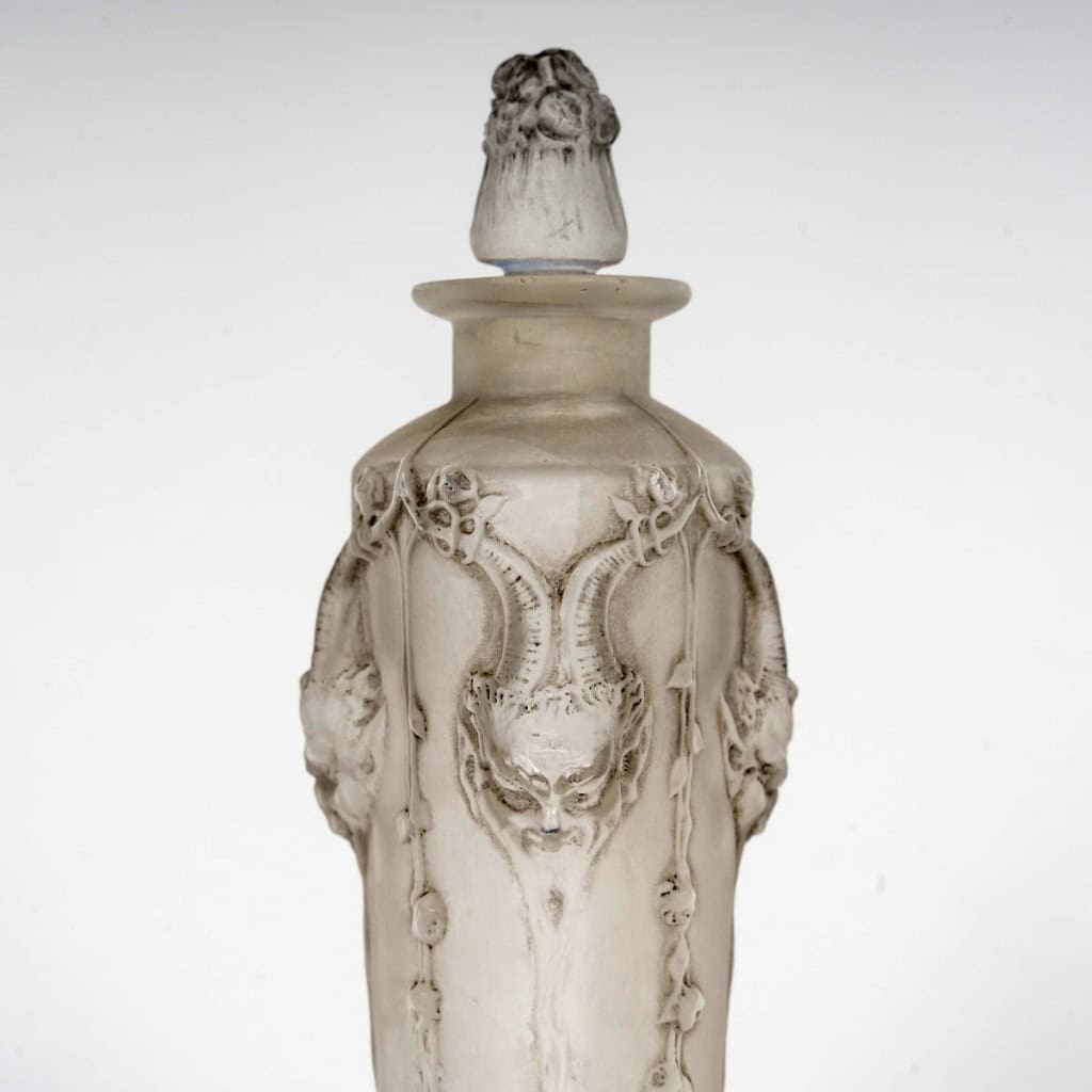 1920 René Lalique – Flacon Pan Verre Blanc Patiné Gris 7