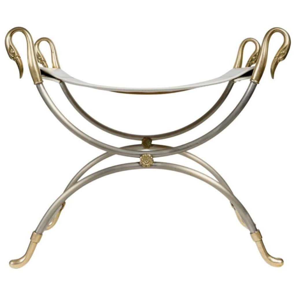 1970 Tabouret curule en bronze doré et argenté modèle « Swans » de la Maison Charles. 3