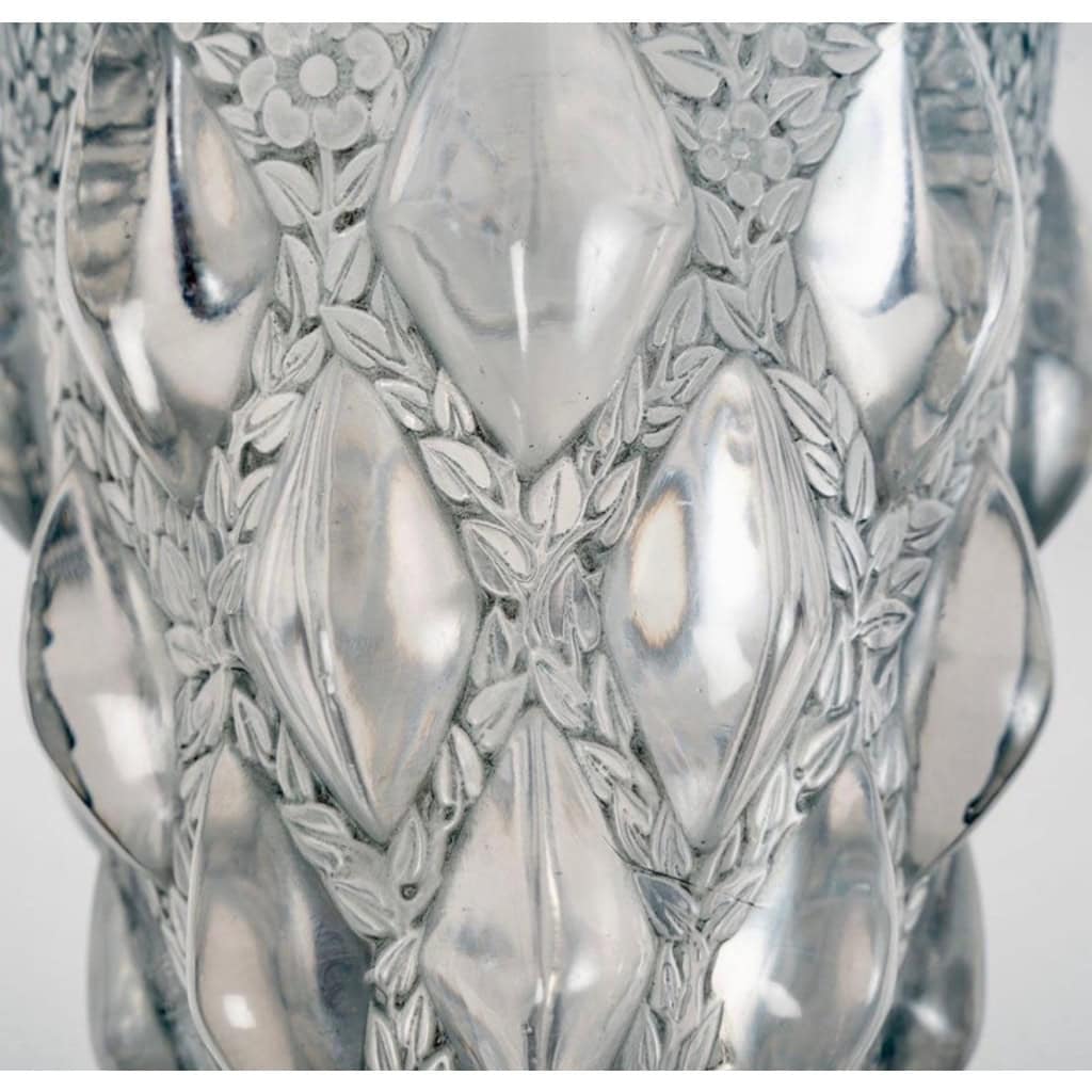 1927 René Lalique – Vase Rampillon Verre Blanc Patiné Bleu 5