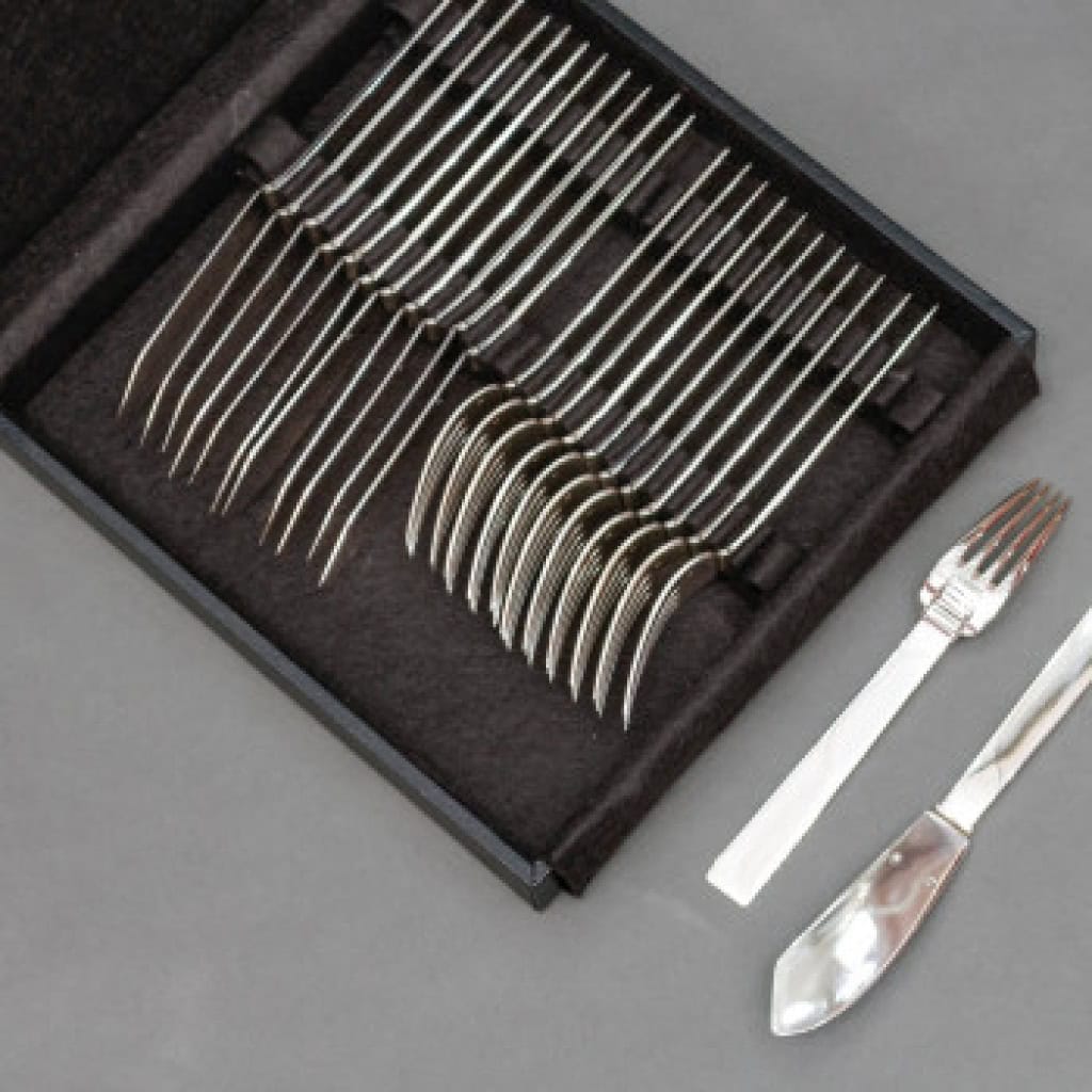 LAPPARRA – Coffret de 12 couverts à poisson en argent époque ART DECO 14