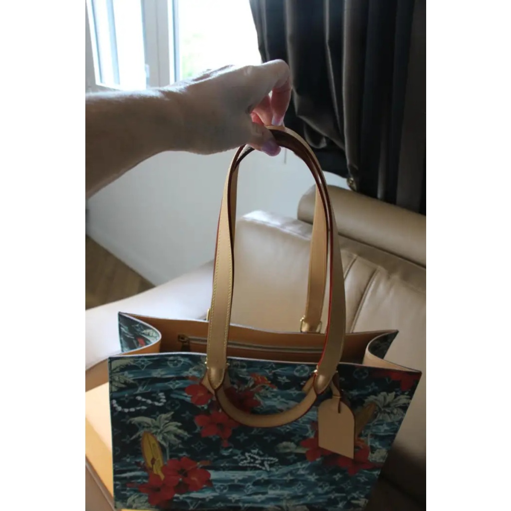 Sac plat Louis Vuitton édition limitée 2024 avec toile Monogram Surfin, neuf 12