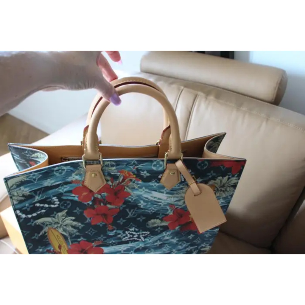 Sac plat Louis Vuitton édition limitée 2024 avec toile Monogram Surfin, neuf 13