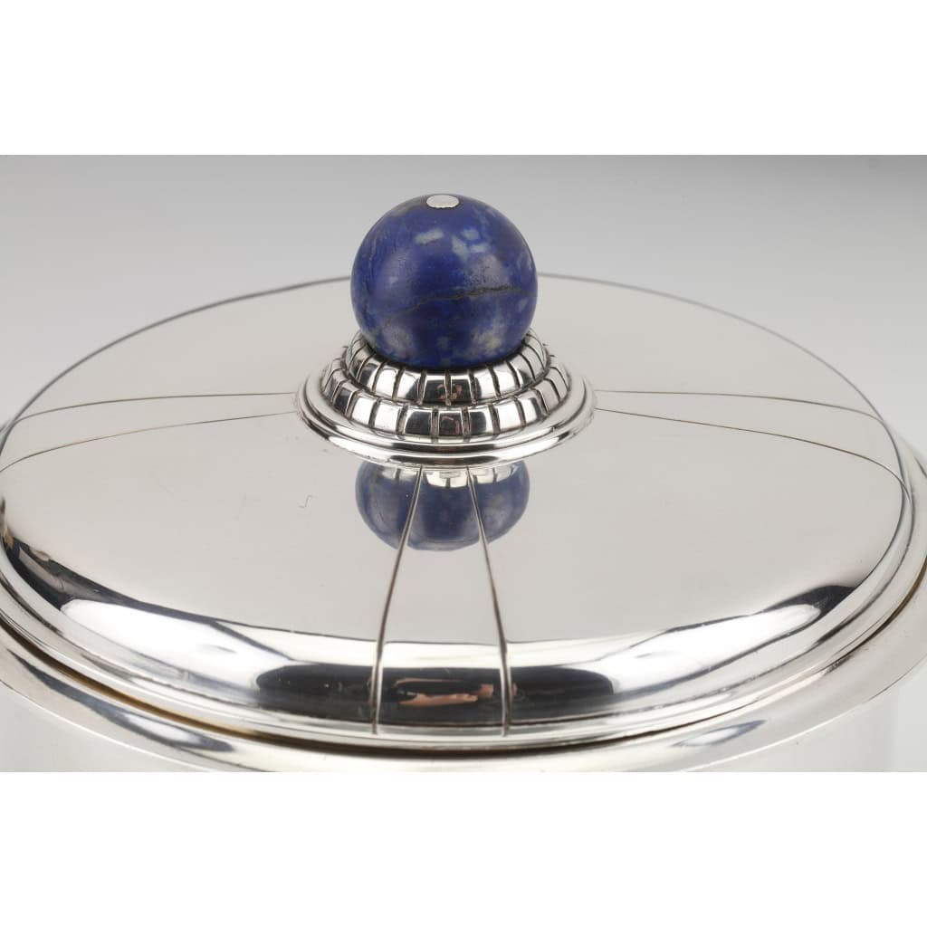 Jean Elisée PUIFORCAT – Boîte couverte en argent et Lapis Lazuli ART DECO 20