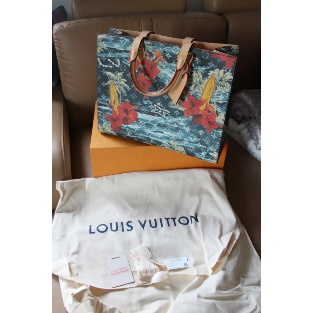 Sac plat Louis Vuitton édition limitée 2024 avec toile Monogram Surfin, neuf 5