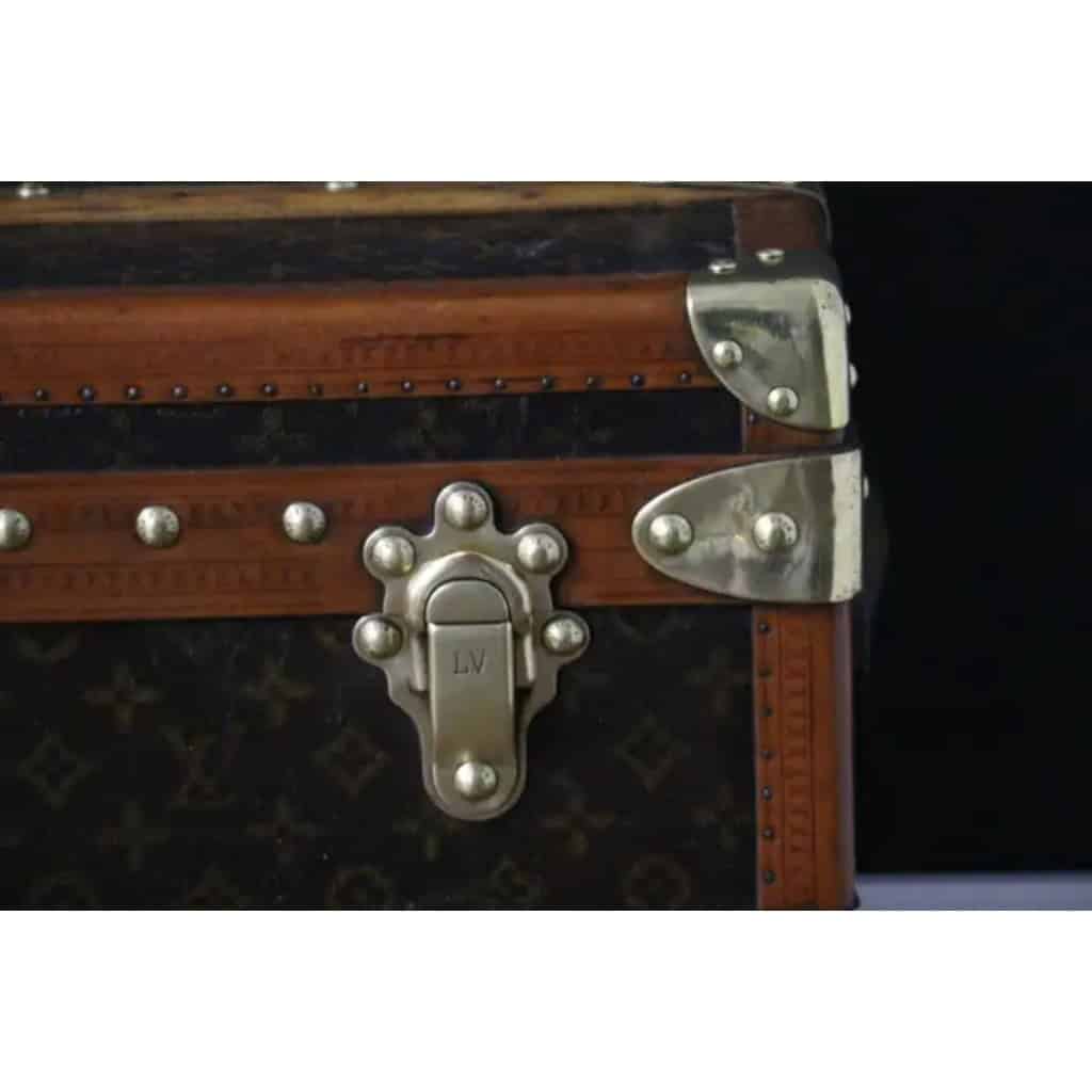 Malle Louis Vuitton des années 1920 monogrammée, 110 cm 10