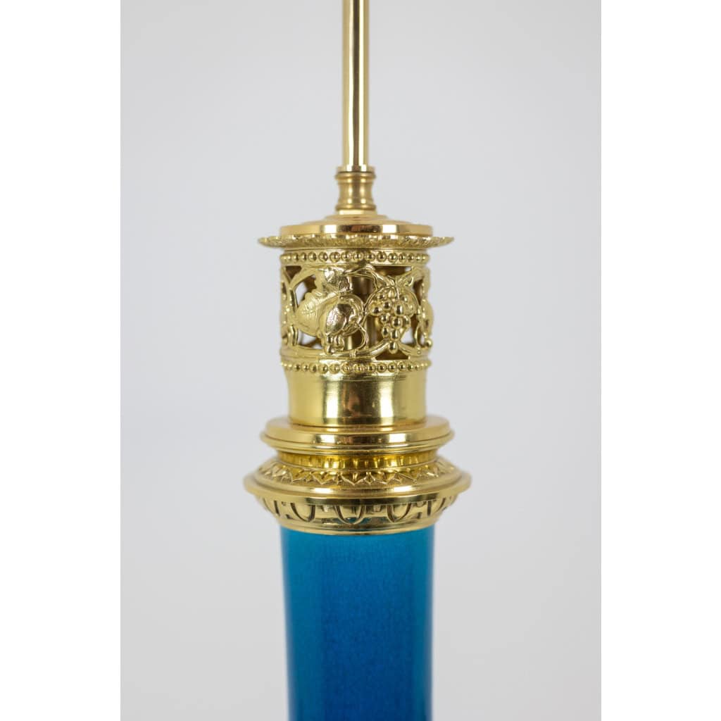 Lampe à anses en porcelaine bleue et bronze doré. Circa 1880. LS6040309I 7