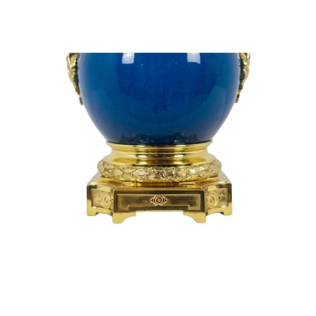 Lampe à anses en porcelaine bleue et bronze doré. Circa 1880. LS6040309I 8