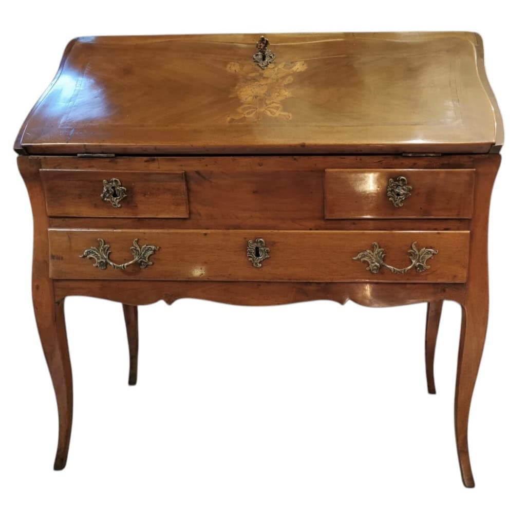 Bureau de pente époque Louis XV noyer et placage de bois fruitier quatre pieds cambrés trois tiroirs 4