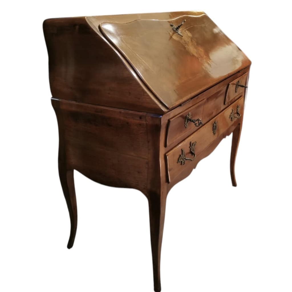 Bureau de pente époque Louis XV noyer et placage de bois fruitier quatre pieds cambrés trois tiroirs 11