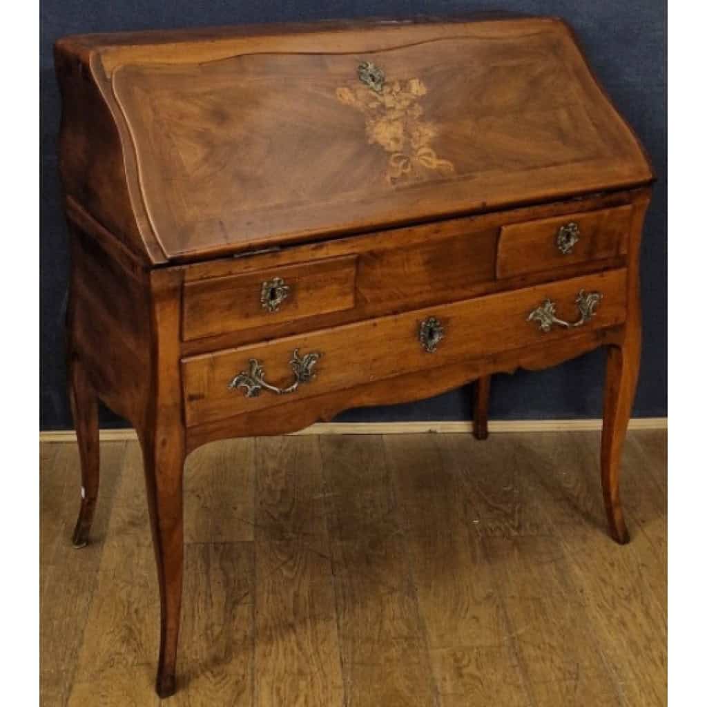 Bureau de pente époque Louis XV noyer et placage de bois fruitier quatre pieds cambrés trois tiroirs 7