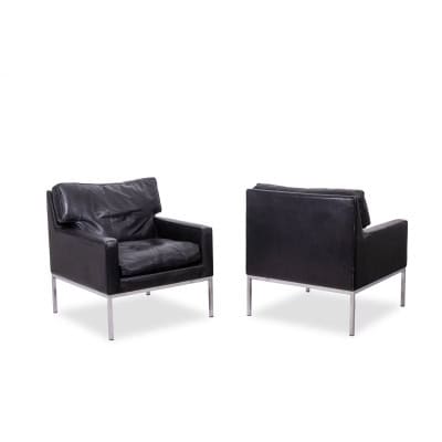 Paire de fauteuils en cuir noir et métal chromé. Années 1970. LS61441453J