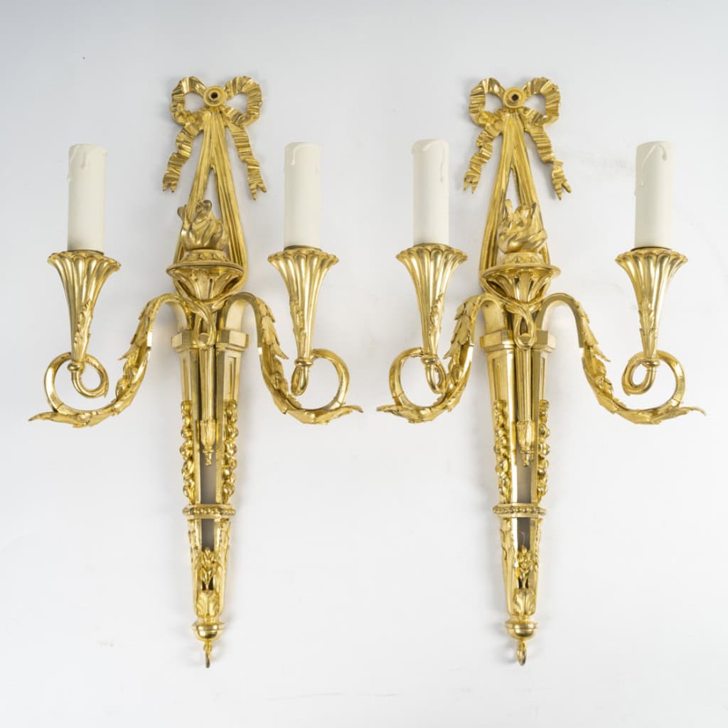 Paire d’appliques de style Louis XVI. 3