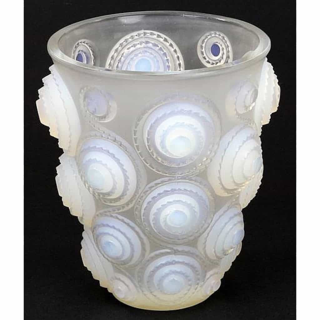 René Lalique, vase « Spirales » verre opalescent. 5