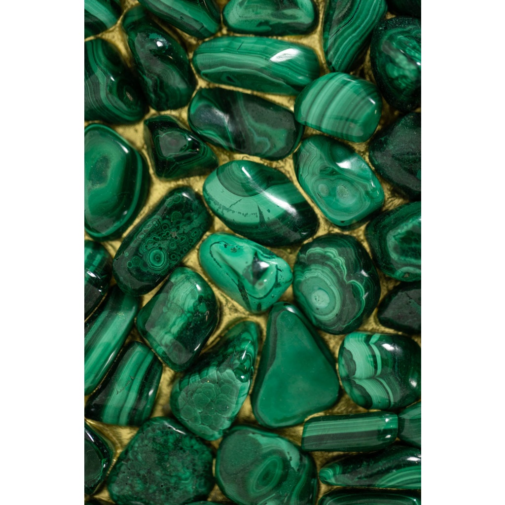 Guéridon en malachite et métal doré. Travail contemporain. LS59992 168J 9