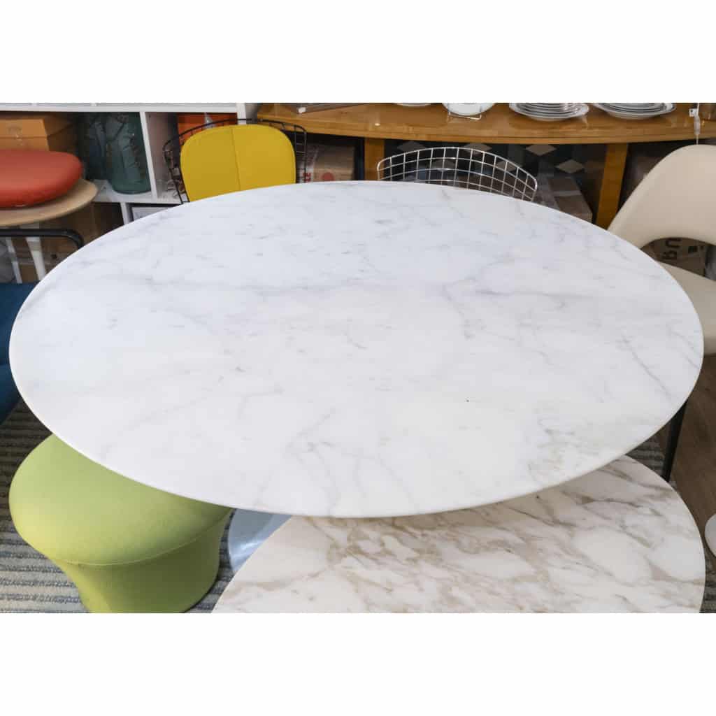 Eero SAARINEN Knoll International « Tulip » Table Calacatta 137 cm 7