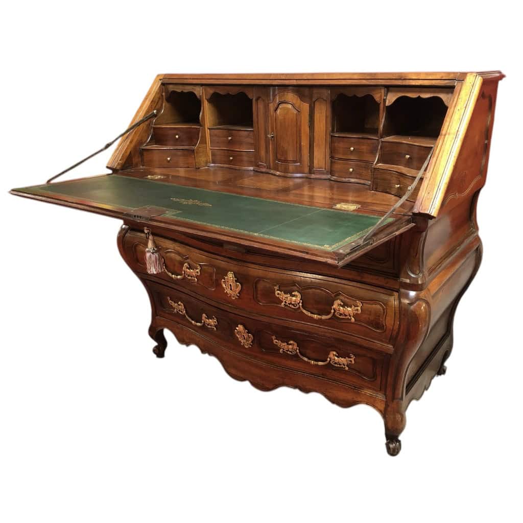 Commode Bordelaise dite scriban en noyer et acajou époque Louis XV 4