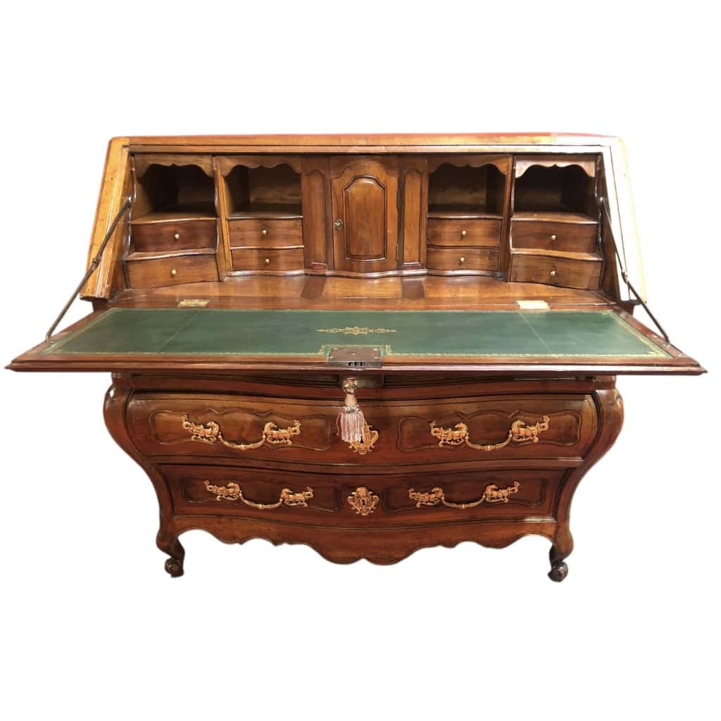 Commode Bordelaise dite scriban en noyer et acajou époque Louis XV 13